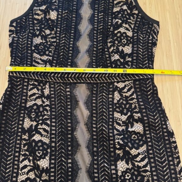 Adrianna Papell perfect LBD Sz 10 - Picture 4 of 7